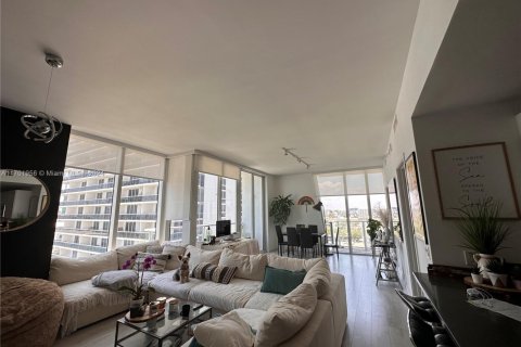 Condo in Miami, Florida, 2 bedrooms  № 1865461 - photo 24
