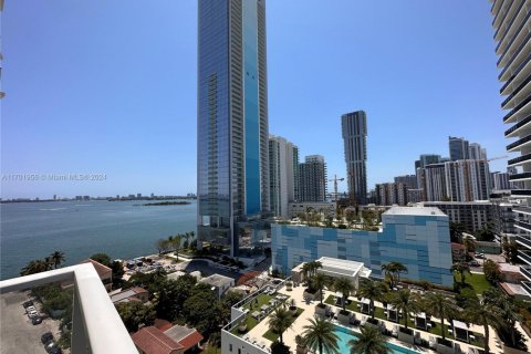 Condo in Miami, Florida, 2 bedrooms  № 1865461 - photo 2