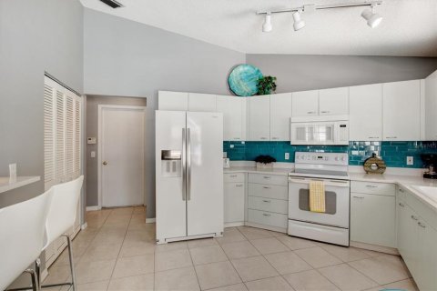 Villa ou maison à louer à Sarasota, Floride: 3 chambres, 120.31 m2 № 2299112 - photo 11