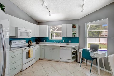 Villa ou maison à louer à Sarasota, Floride: 3 chambres, 120.31 m2 № 2299112 - photo 7