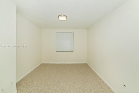 Condo in Sunny Isles Beach, Florida, 1 bedroom  № 2042970 - photo 15
