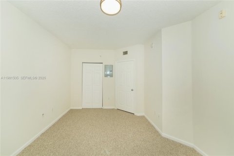 Condo in Sunny Isles Beach, Florida, 1 bedroom  № 2042970 - photo 18