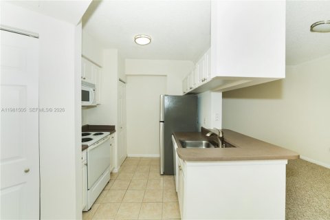 Condo in Sunny Isles Beach, Florida, 1 bedroom  № 2042970 - photo 7