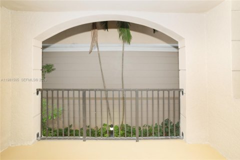 Condo in Sunny Isles Beach, Florida, 1 bedroom  № 2042970 - photo 21