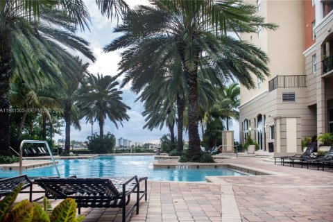 Condo in Sunny Isles Beach, Florida, 1 bedroom  № 2042970 - photo 30