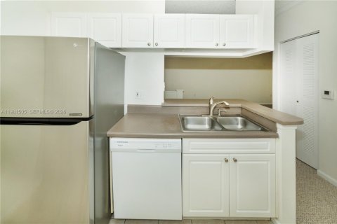 Condo in Sunny Isles Beach, Florida, 1 bedroom  № 2042970 - photo 9