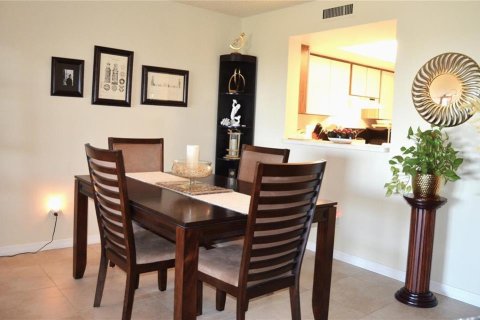 Condominio en venta en Saint Petersburg, Florida, 2 dormitorios, 118.91 m2 № 1899161 - foto 13