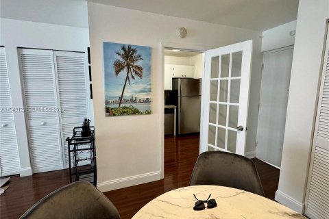 Copropriété à vendre à Miami Beach, Floride: 1 chambre, 63.64 m2 № 2004891 - photo 2
