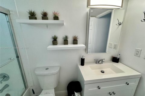 Copropriété à vendre à Miami Beach, Floride: 1 chambre, 63.64 m2 № 2004891 - photo 9