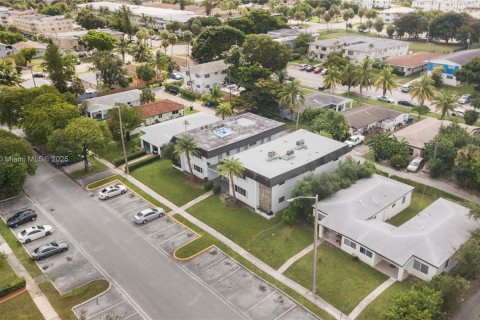 Снять в аренду виллу или дом в Норт-Майами-Бич, Флорида 1 спальня, 65.03м2, № 1890510 - фото 17