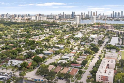 Снять в аренду виллу или дом в Норт-Майами-Бич, Флорида 1 спальня, 65.03м2, № 1890510 - фото 14