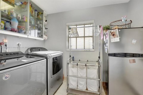 Villa ou maison à vendre à Fort Lauderdale, Floride: 3 chambres, 240.06 m2 № 1949576 - photo 17
