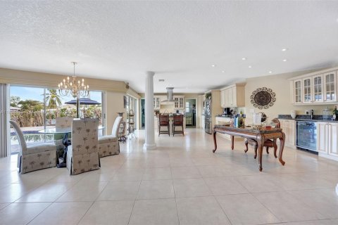Villa ou maison à vendre à Fort Lauderdale, Floride: 3 chambres, 240.06 m2 № 1949576 - photo 13