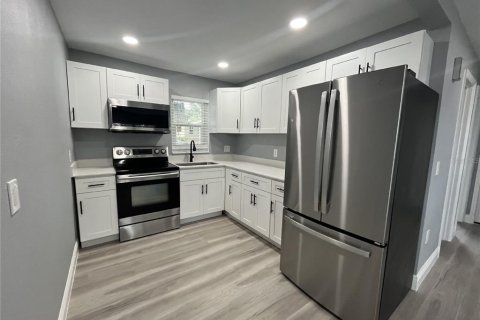 Villa ou maison à louer à Lake Wales, Floride: 2 chambres, 60.2 m2 № 2384028 - photo 4