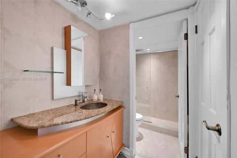 Купить кондоминиум в Майами-Бич, Флорида 2 спальни, 98.94м2, № 1988511 - фото 26