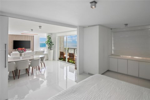 Copropriété à vendre à Miami Beach, Floride: 2 chambres, 118.08 m2 № 1951519 - photo 11