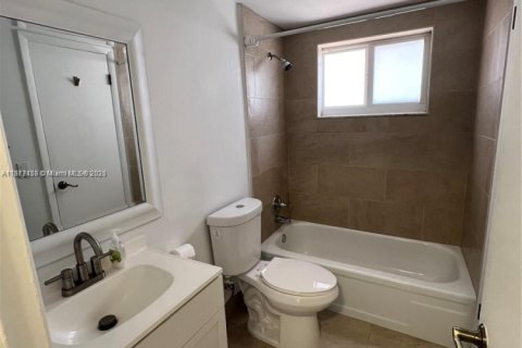 Copropriété à louer à Miami, Floride: 1 chambre, 66.15 m2 № 1923433 - photo 8