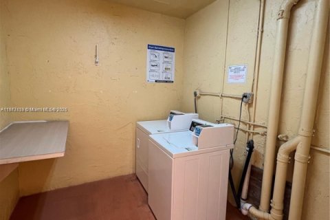 Copropriété à louer à Miami, Floride: 1 chambre, 66.15 m2 № 1923433 - photo 10