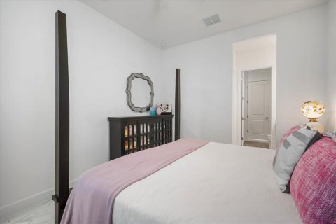 House in Wesley Chapel, Florida 4 bedrooms, 325.34 sq.m. № 1523809 - photo 28