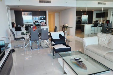 Снять в аренду кондоминиум в Санни-Айлс-Бич, Флорида 3 спальни, 179.02м2, № 2034259 - фото 8