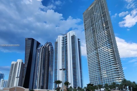 Снять в аренду кондоминиум в Санни-Айлс-Бич, Флорида 3 спальни, 179.02м2, № 2034259 - фото 26