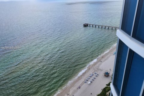 Снять в аренду кондоминиум в Санни-Айлс-Бич, Флорида 3 спальни, 179.02м2, № 2034259 - фото 17