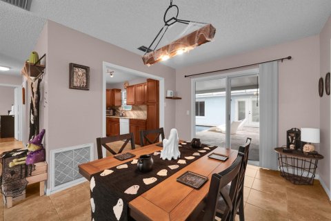 Villa ou maison à vendre à Port St. Lucie, Floride: 3 chambres, 176.14 m2 № 2407497 - photo 12
