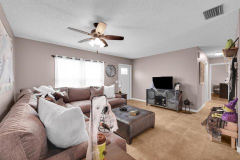 Villa ou maison à vendre à Port St. Lucie, Floride: 3 chambres, 176.14 m2 № 2407497 - photo 8