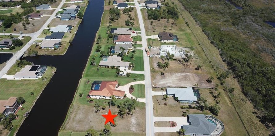 Terreno en Rotonda, Florida № 1637323