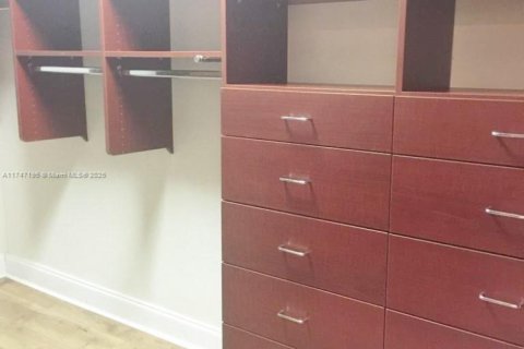 Casa en venta en Coral Gables, Florida, 5 dormitorios, 304.25 m2 № 1960468 - foto 21