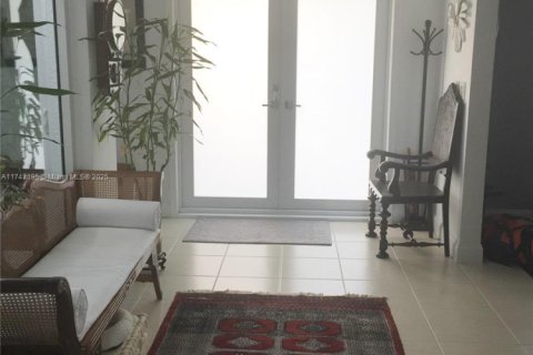 Casa en venta en Coral Gables, Florida, 5 dormitorios, 304.25 m2 № 1960468 - foto 4