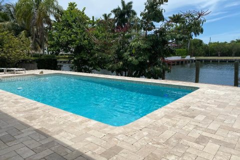 Casa en venta en Coral Gables, Florida, 5 dormitorios, 304.25 m2 № 1960468 - foto 30