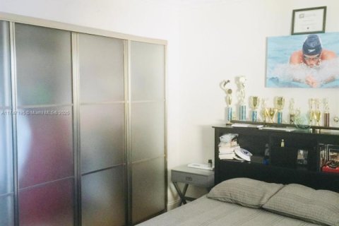 Casa en venta en Coral Gables, Florida, 5 dormitorios, 304.25 m2 № 1960468 - foto 13