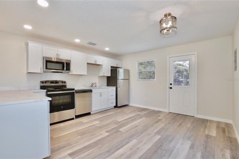 House in Eustis, Florida 2 bedrooms, 78.04 sq.m. № 1895200 - photo 10
