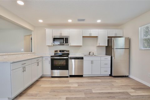 House in Eustis, Florida 2 bedrooms, 78.04 sq.m. № 1895200 - photo 11