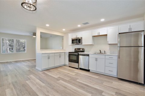 House in Eustis, Florida 2 bedrooms, 78.04 sq.m. № 1895200 - photo 12