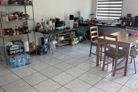 Villa ou maison à vendre à Pembroke Pines, Floride: 3 chambres, 125.14 m2 № 2362809 - photo 3