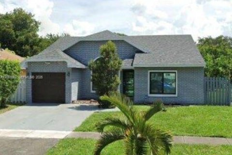 Villa ou maison à Pembroke Pines, Floride 3 chambres, 125.14 m2 № 2362809