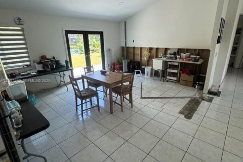 Villa ou maison à vendre à Pembroke Pines, Floride: 3 chambres, 125.14 m2 № 2362809 - photo 2