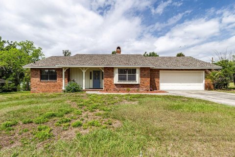 Casa en Eustis, Florida 4 dormitorios, 174.56 m2 № 2095195