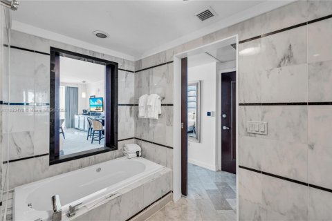 Copropriété à vendre à Miami Beach, Floride: 2 chambres, 139.54 m2 № 1961758 - photo 24