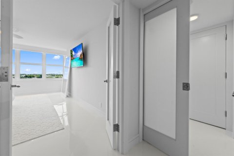 Condo in Boca Raton, Florida, 3 bedrooms № 2081997 - photo 21