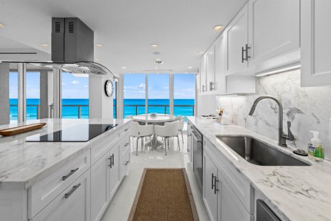 Condo in Boca Raton, Florida, 3 bedrooms № 2081997 - photo 9