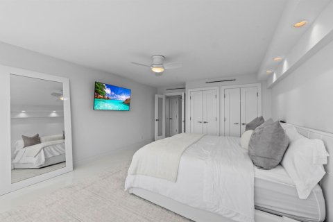 Condo in Boca Raton, Florida, 3 bedrooms № 2081997 - photo 19