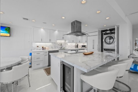 Condo in Boca Raton, Florida, 3 bedrooms № 2081997 - photo 11