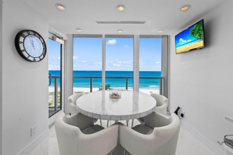 Condo in Boca Raton, Florida, 3 bedrooms № 2081997 - photo 12