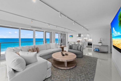 Condo in Boca Raton, Florida, 3 bedrooms № 2081997 - photo 7