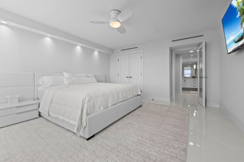 Condo in Boca Raton, Florida, 3 bedrooms № 2081997 - photo 23