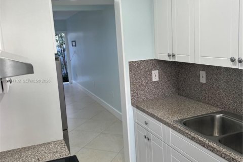 Copropriété à louer à Miami Beach, Floride: 1 chambre, 54.72 m2 № 1982992 - photo 23