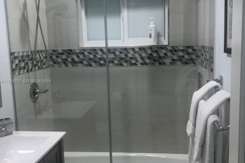 Copropriété à louer à Miami Beach, Floride: 1 chambre, 54.72 m2 № 1982992 - photo 12